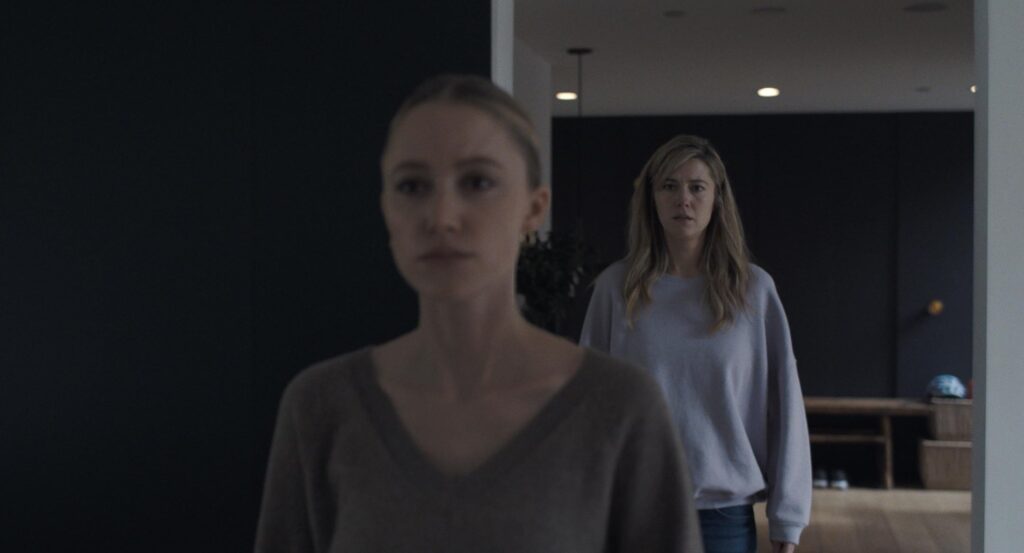 Maika Monroe and Elizabeth Winstead deliver solid performances. -The Latino Slant