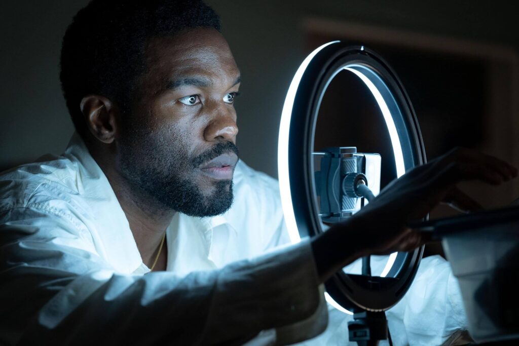 Yahya Abdul-Mateen II plays a struggling actor desperate to make his mark in Hollywood. - The Latino Slant