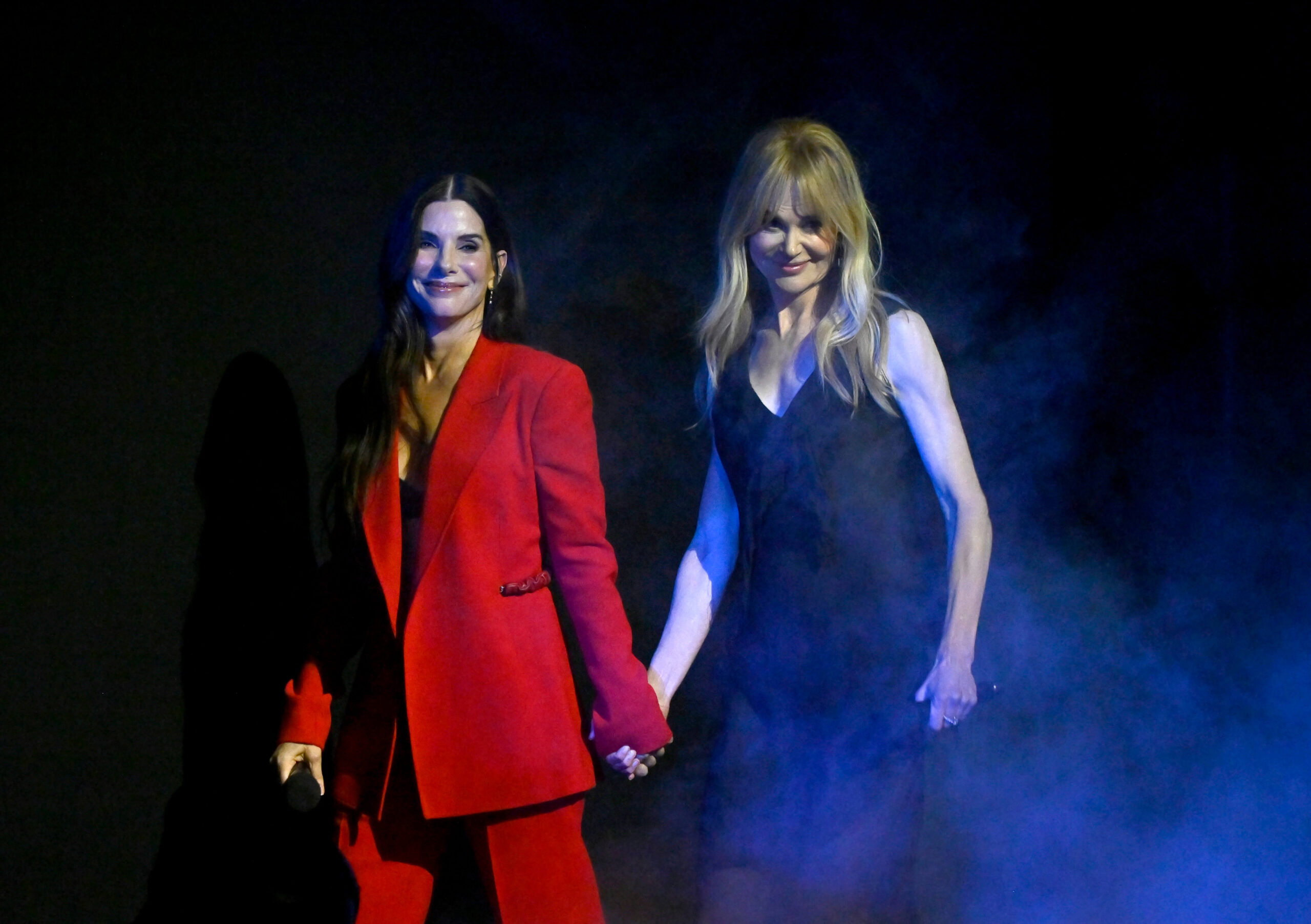 Sandra Bullock and Nicole Kidman took the stage to discuss "Practical Magic 2." - The Latino Slant