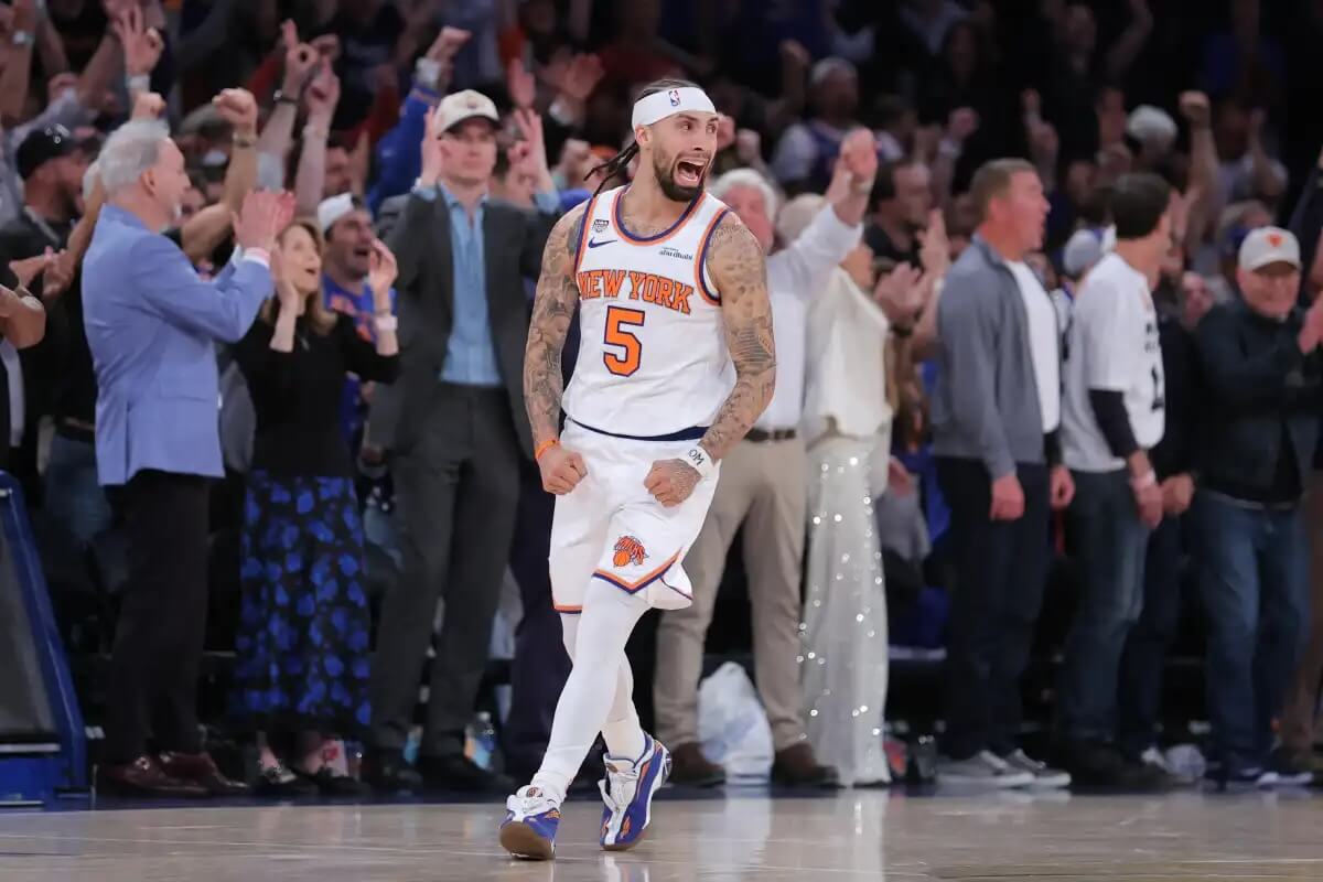 Alvarado roars in celebration on the Madison Square Garden court. - The Latino Slant